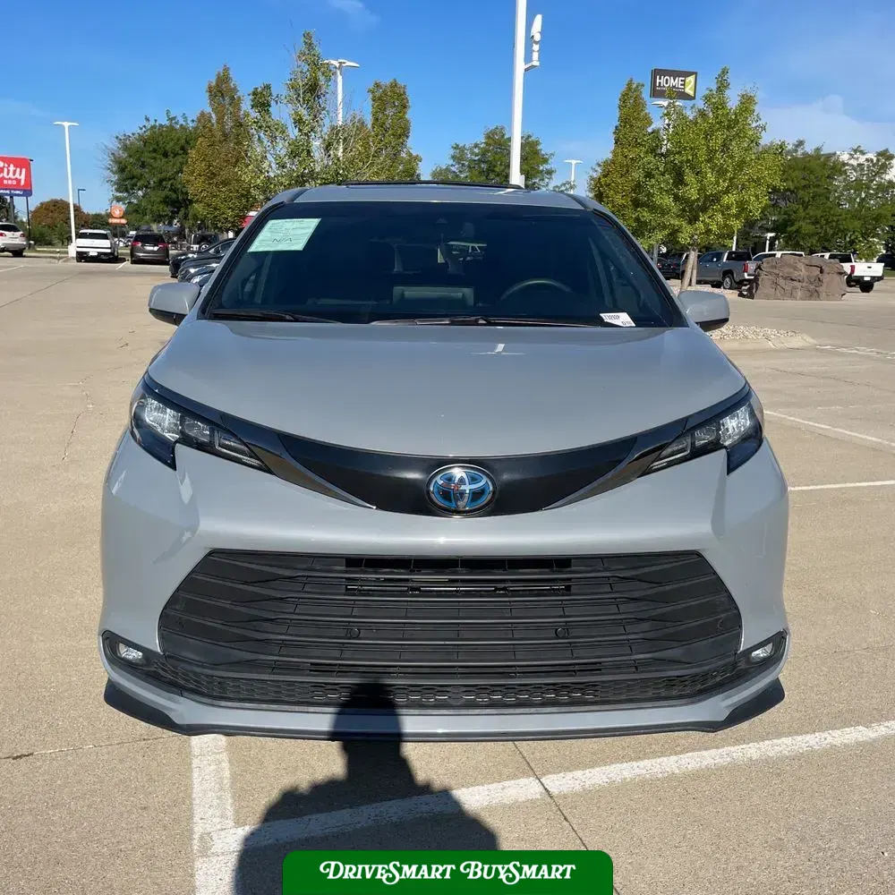 2023 Toyota Sienna Woodland Edition