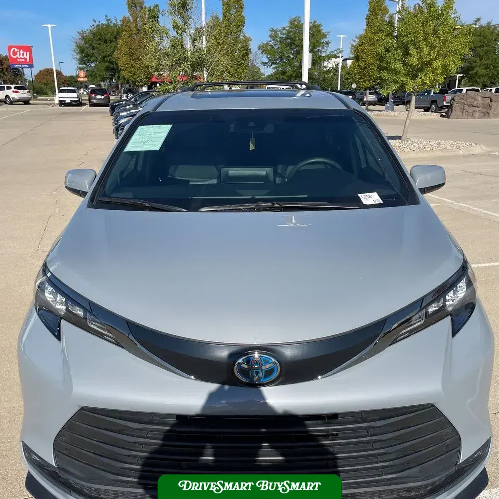 2023 Toyota Sienna Woodland Edition