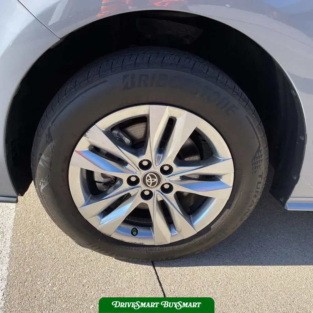 2023 Toyota Sienna Woodland Edition