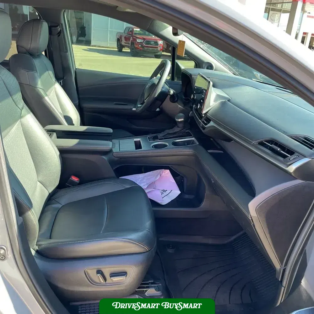 2023 Toyota Sienna Woodland Edition