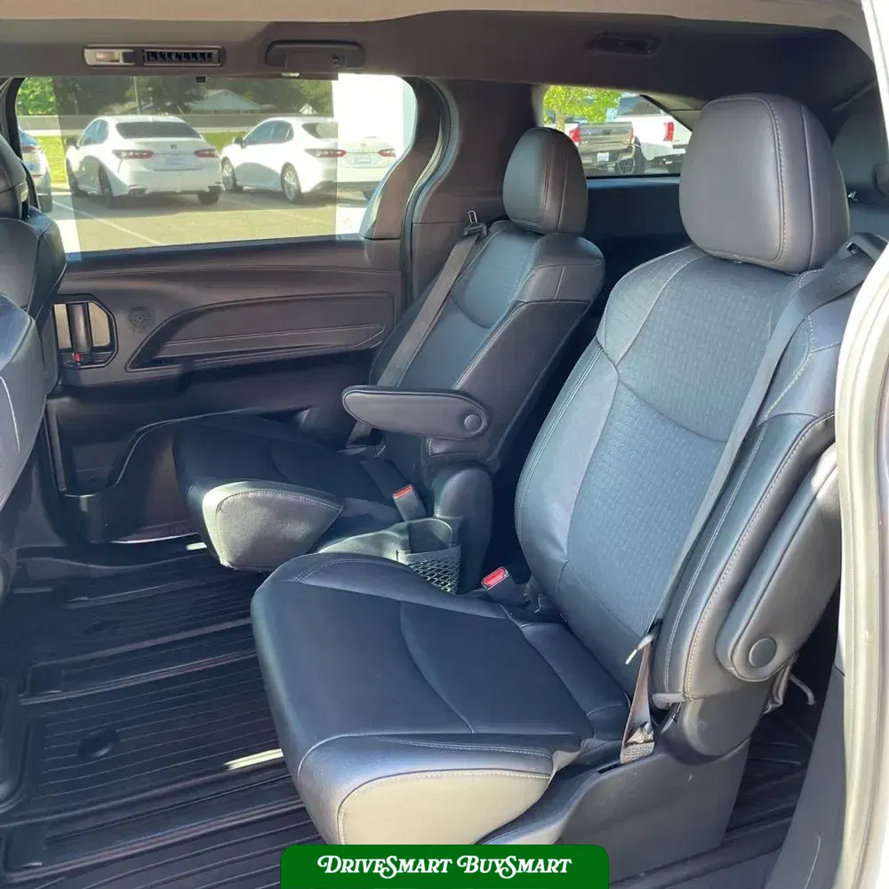 2023 Toyota Sienna Woodland Edition