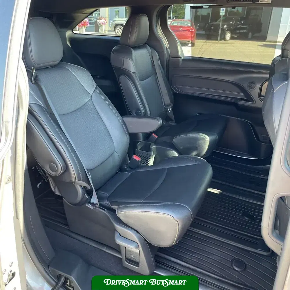 2023 Toyota Sienna Woodland Edition