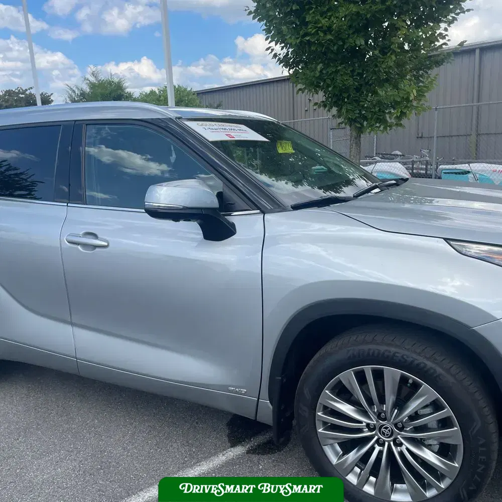 2024 Toyota Highlander Hybrid Platinum
