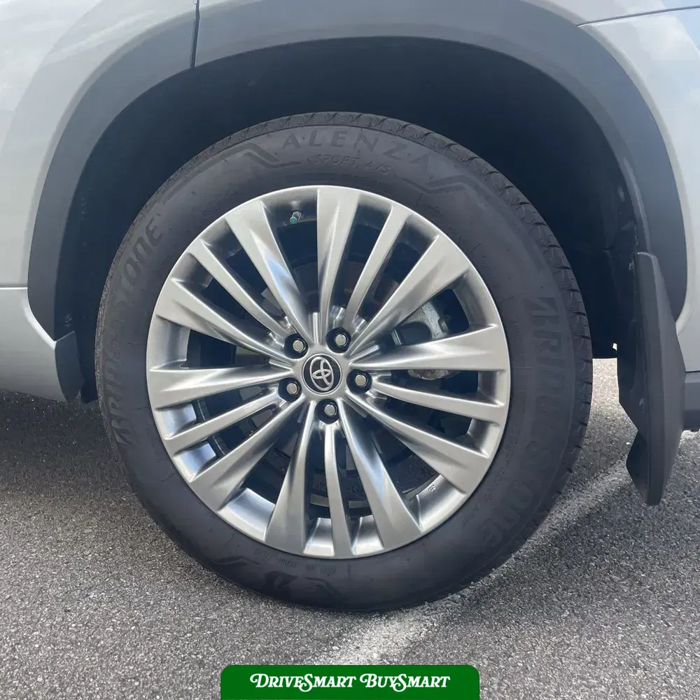 2024 Toyota Highlander Hybrid Platinum