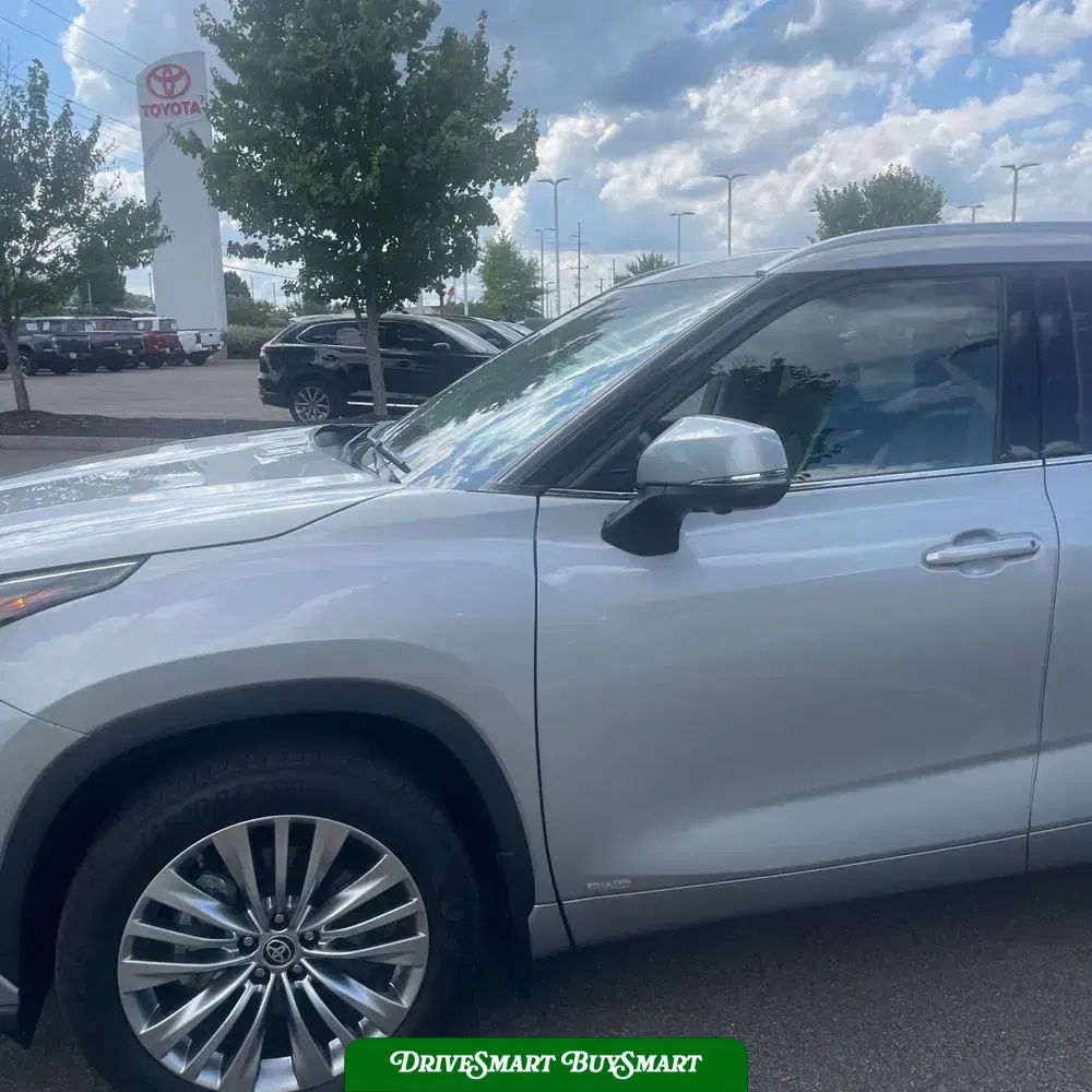 2024 Toyota Highlander Hybrid Platinum