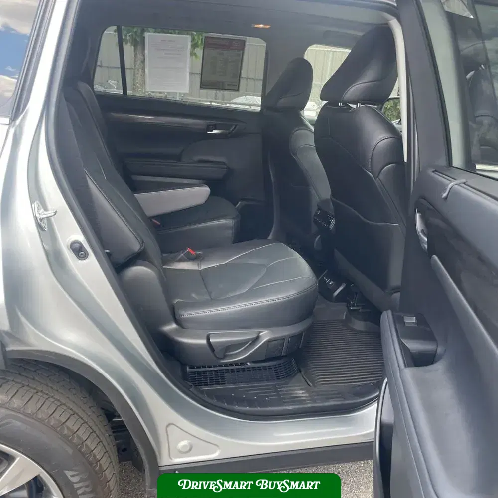 2024 Toyota Highlander Hybrid Platinum