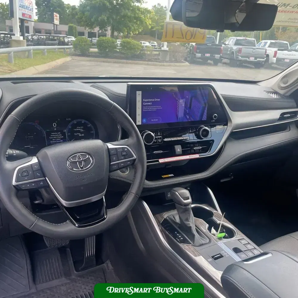 2024 Toyota Highlander Hybrid Platinum