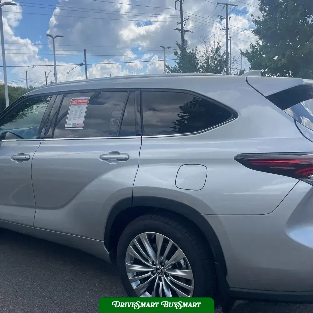 2024 Toyota Highlander Hybrid Platinum