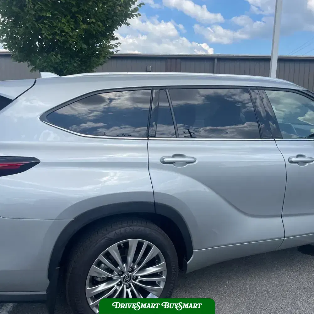 2024 Toyota Highlander Hybrid Platinum