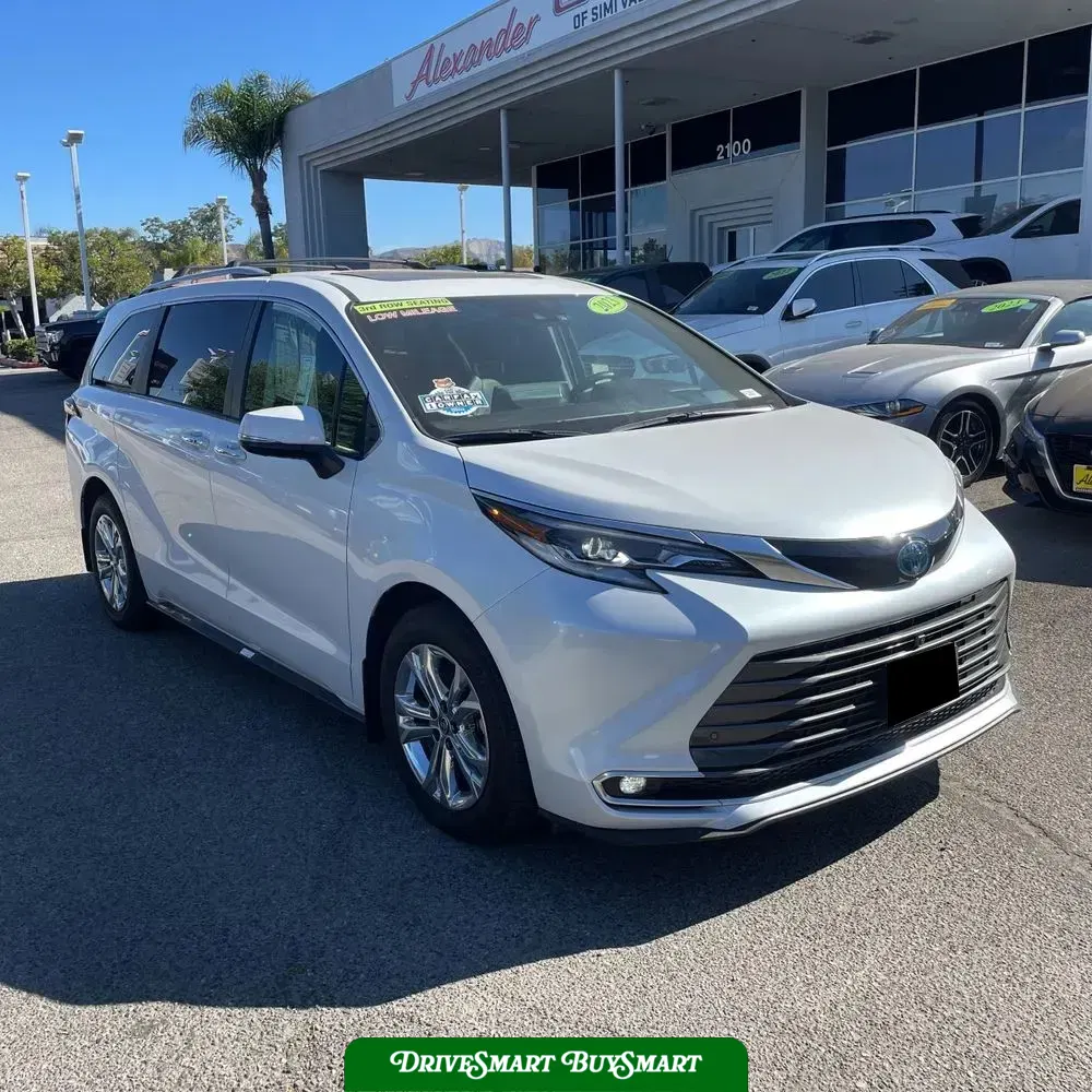 2023 Toyota Sienna Platinum 7-Passenger