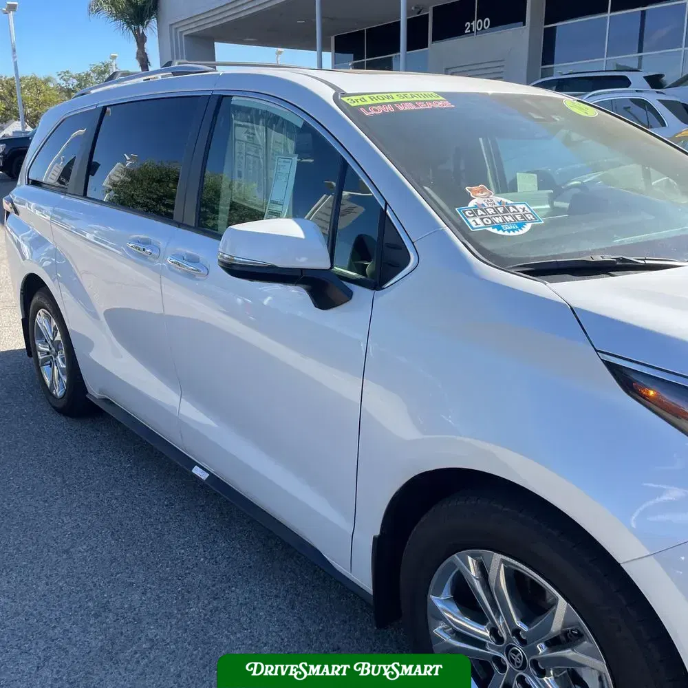 2023 Toyota Sienna Platinum 7-Passenger