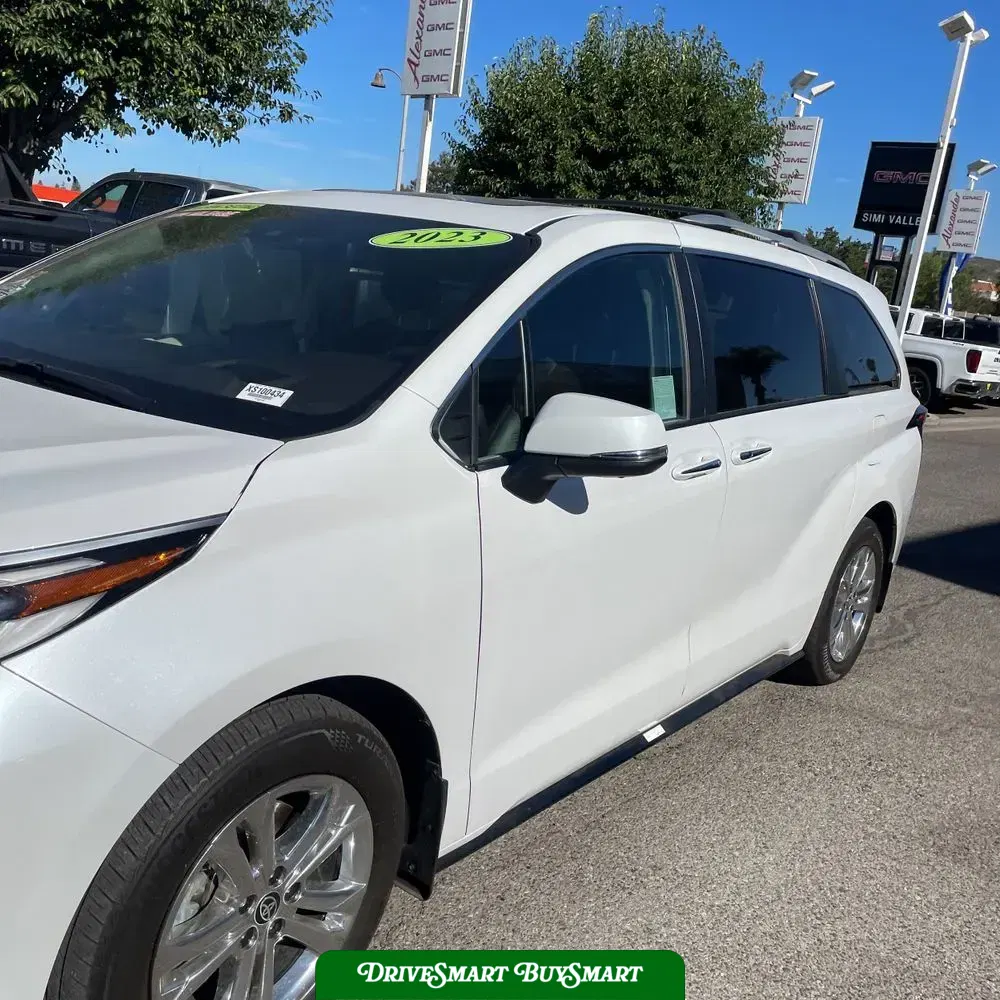 2023 Toyota Sienna Platinum 7-Passenger