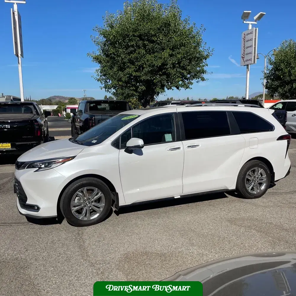 2023 Toyota Sienna Platinum 7-Passenger