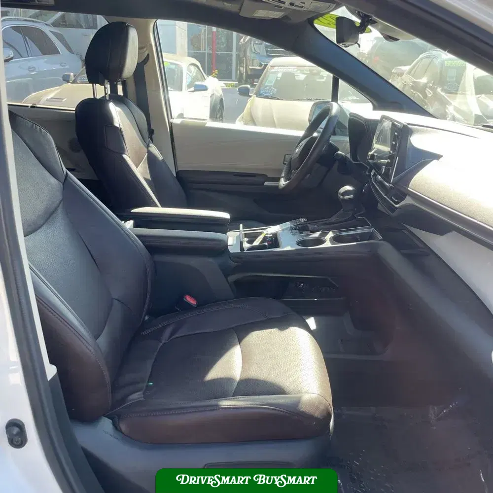 2023 Toyota Sienna Platinum 7-Passenger