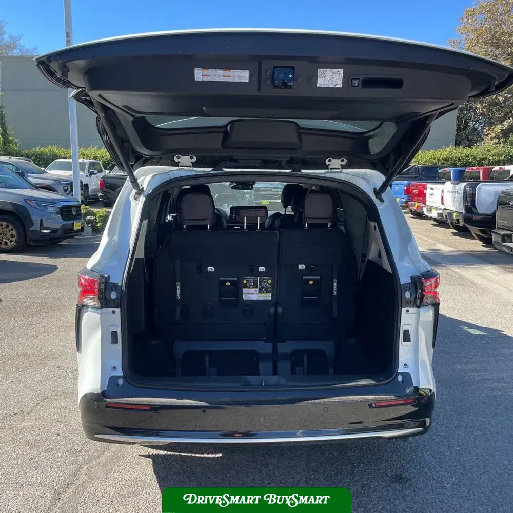 2023 Toyota Sienna Platinum 7-Passenger