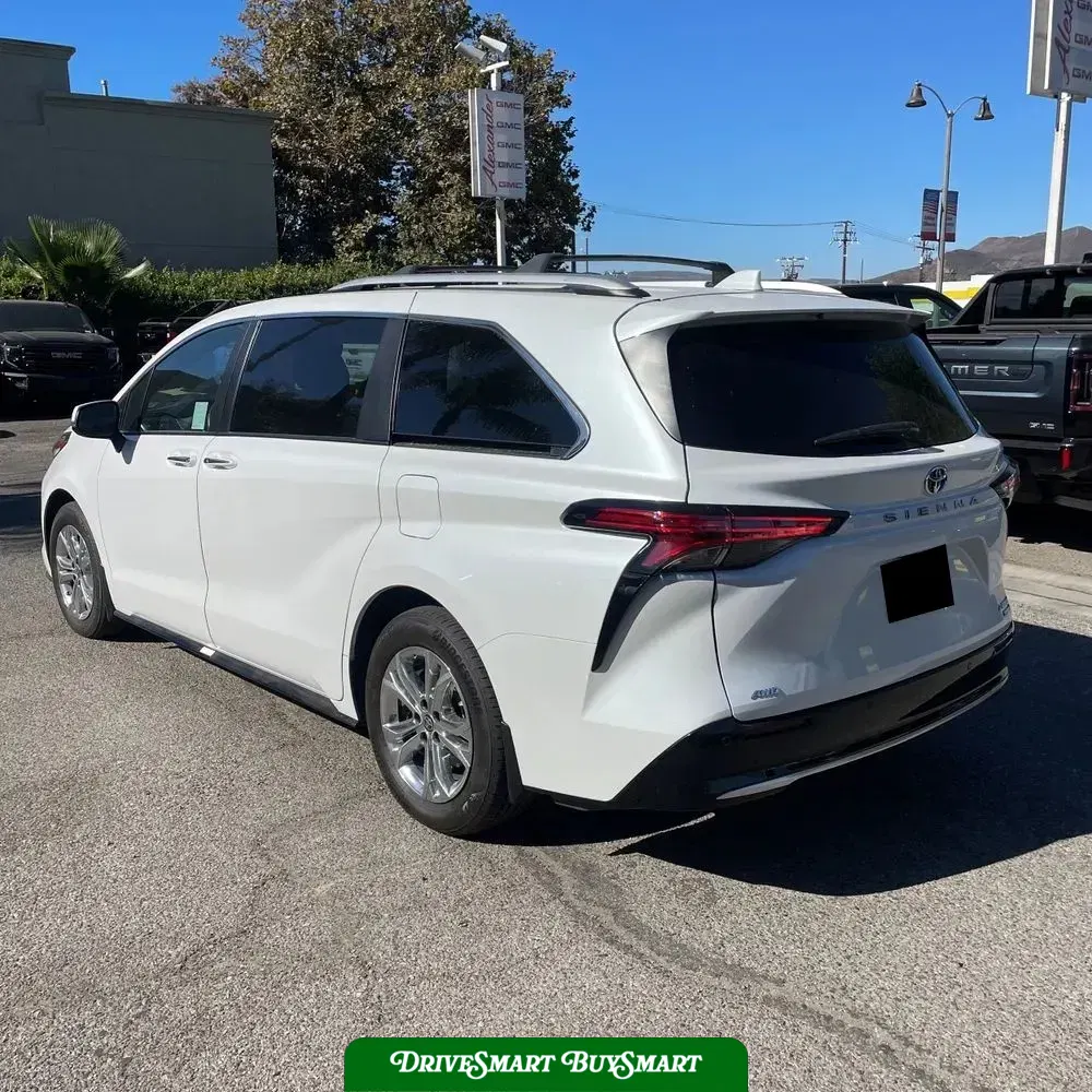 2023 Toyota Sienna Platinum 7-Passenger