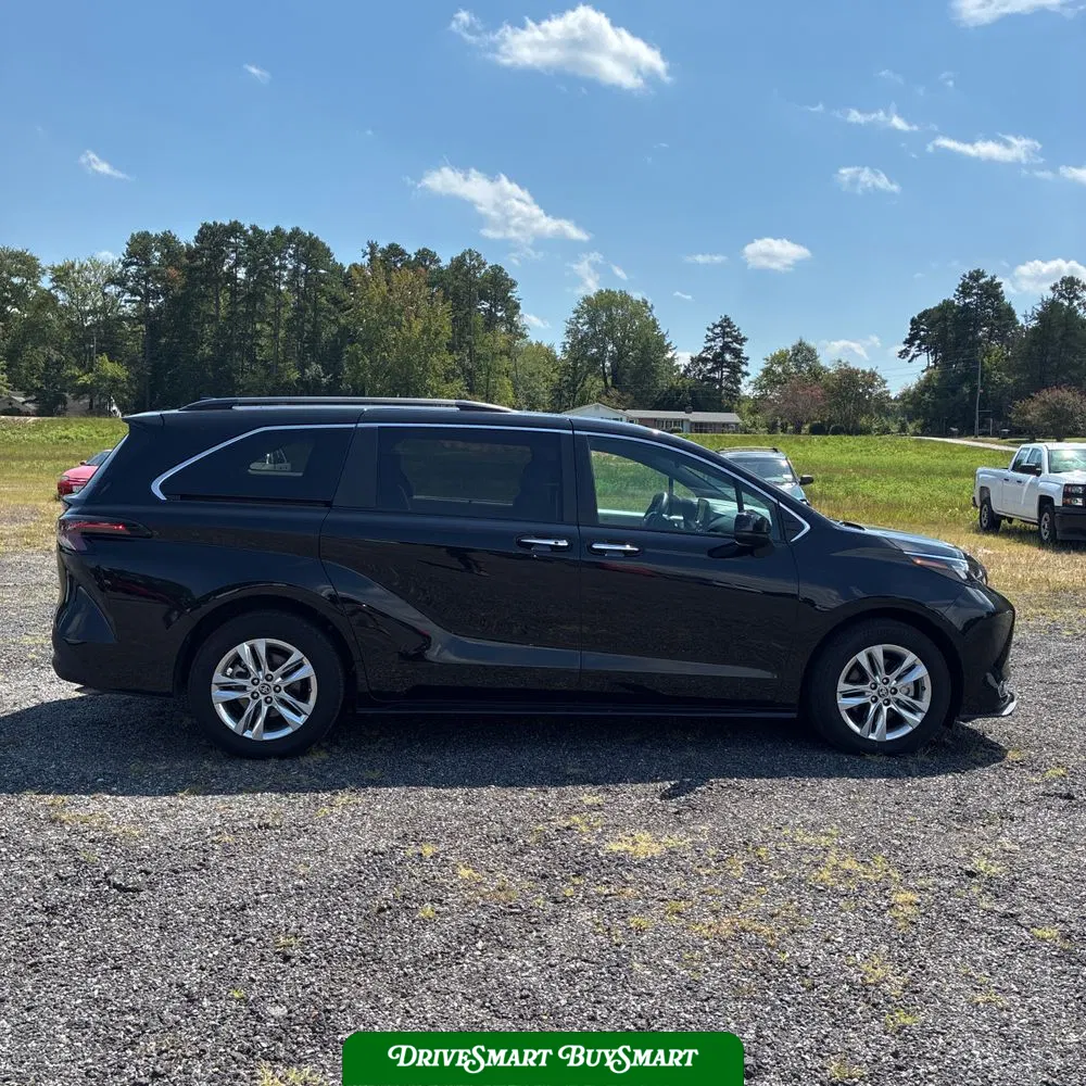2024 Toyota Sienna XLE 7-Passenger