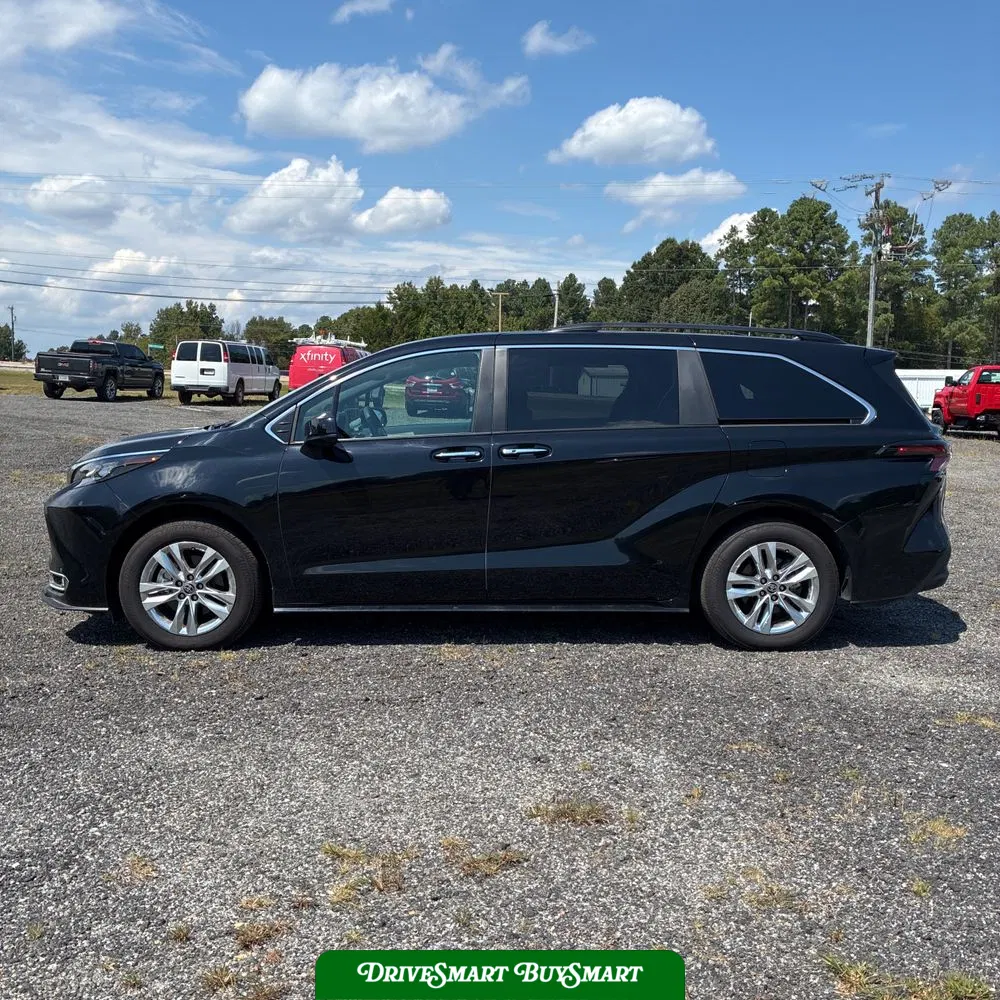 2024 Toyota Sienna XLE 7-Passenger
