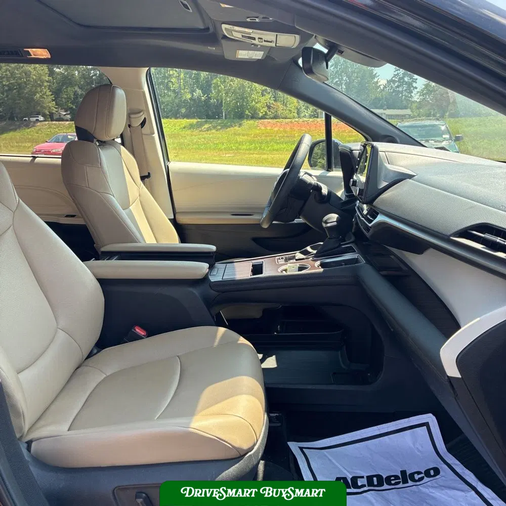 2024 Toyota Sienna XLE 7-Passenger