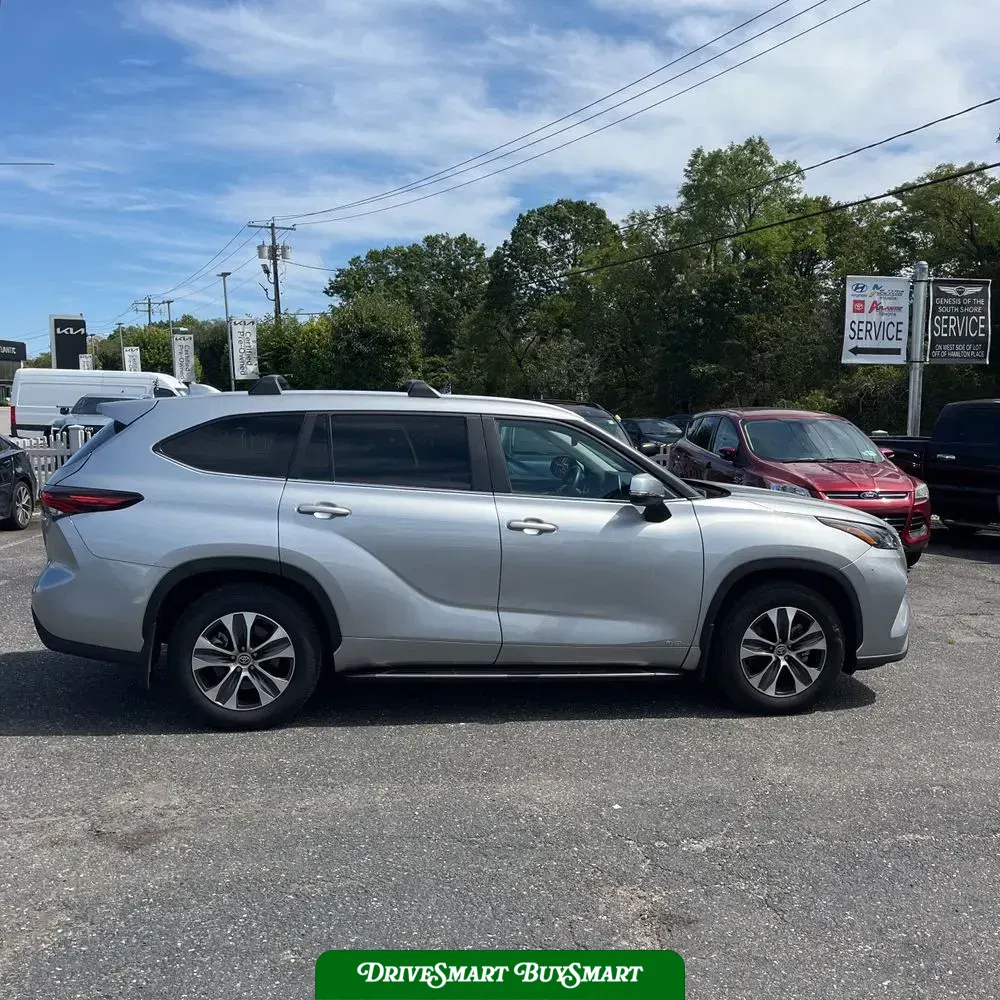 2024 Toyota Highlander Hybrid XLE