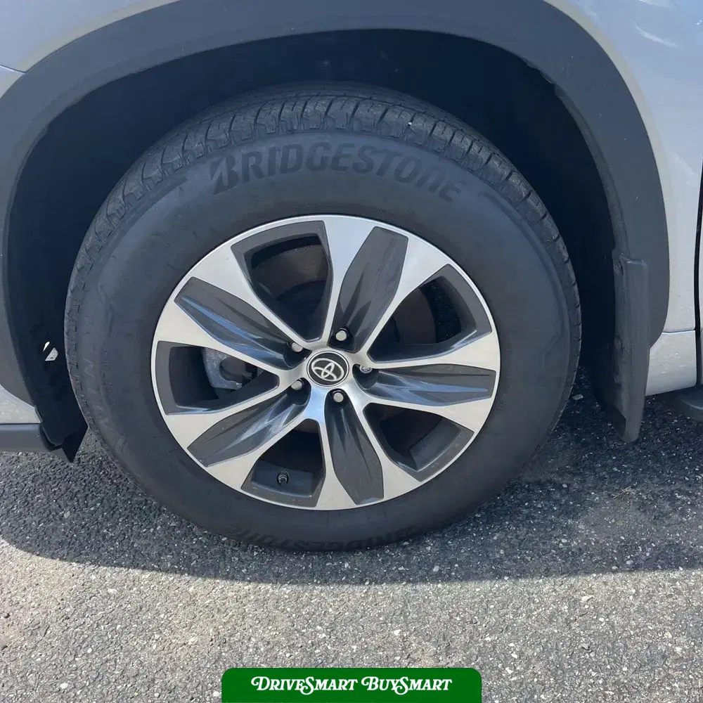 2024 Toyota Highlander Hybrid XLE