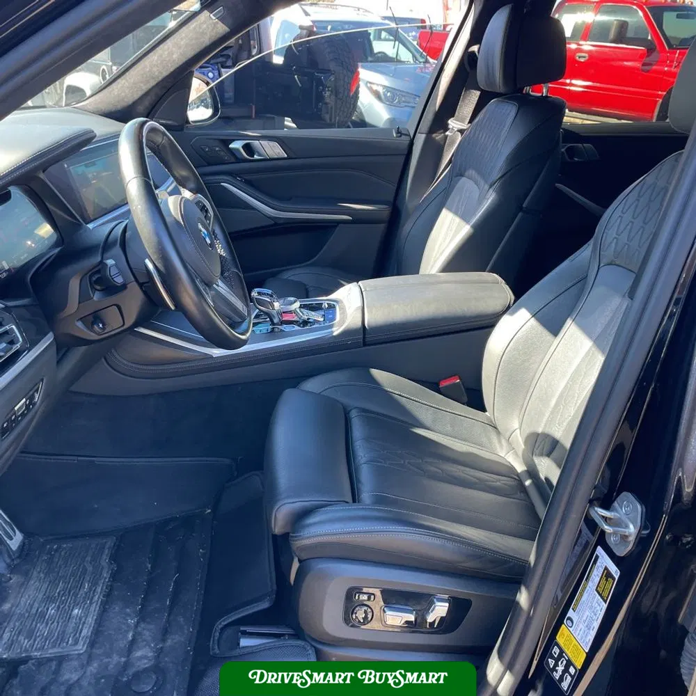2022 BMW X7 M50i