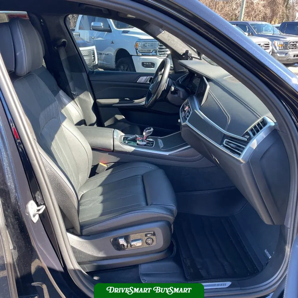 2022 BMW X7 M50i