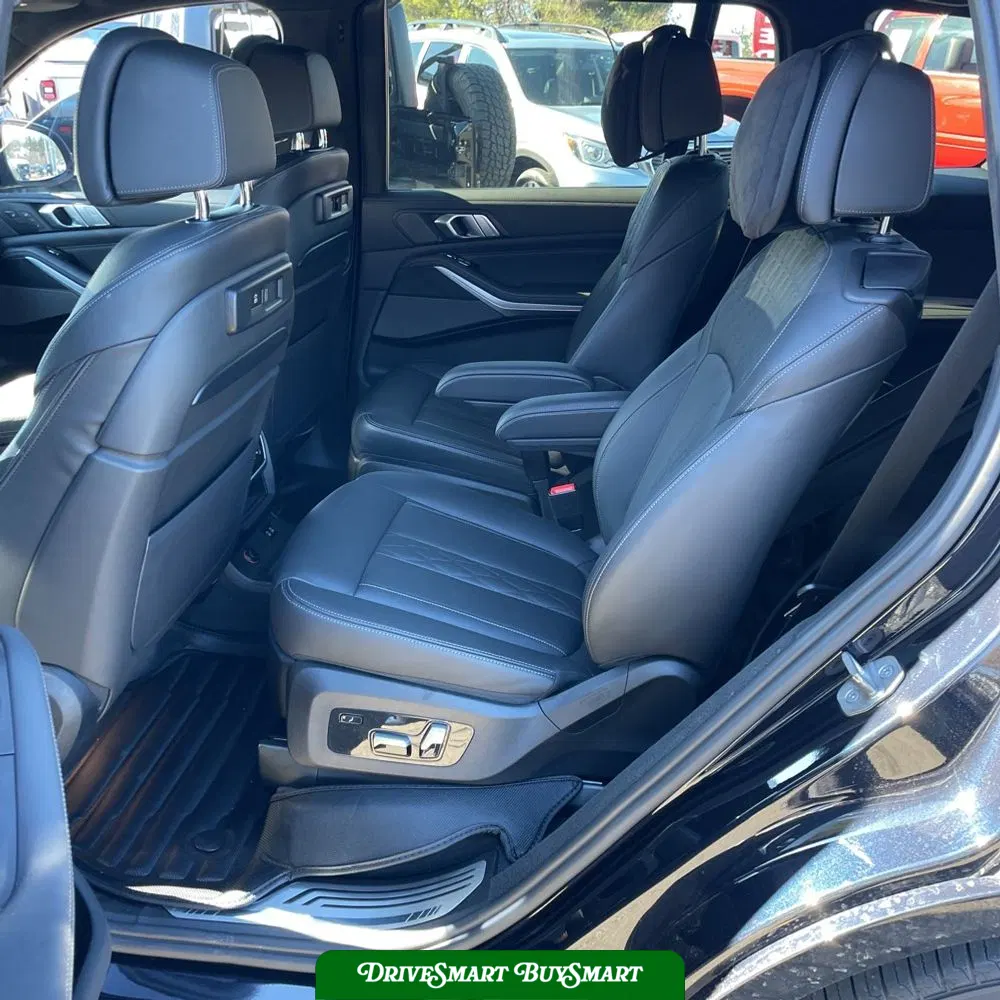 2022 BMW X7 M50i