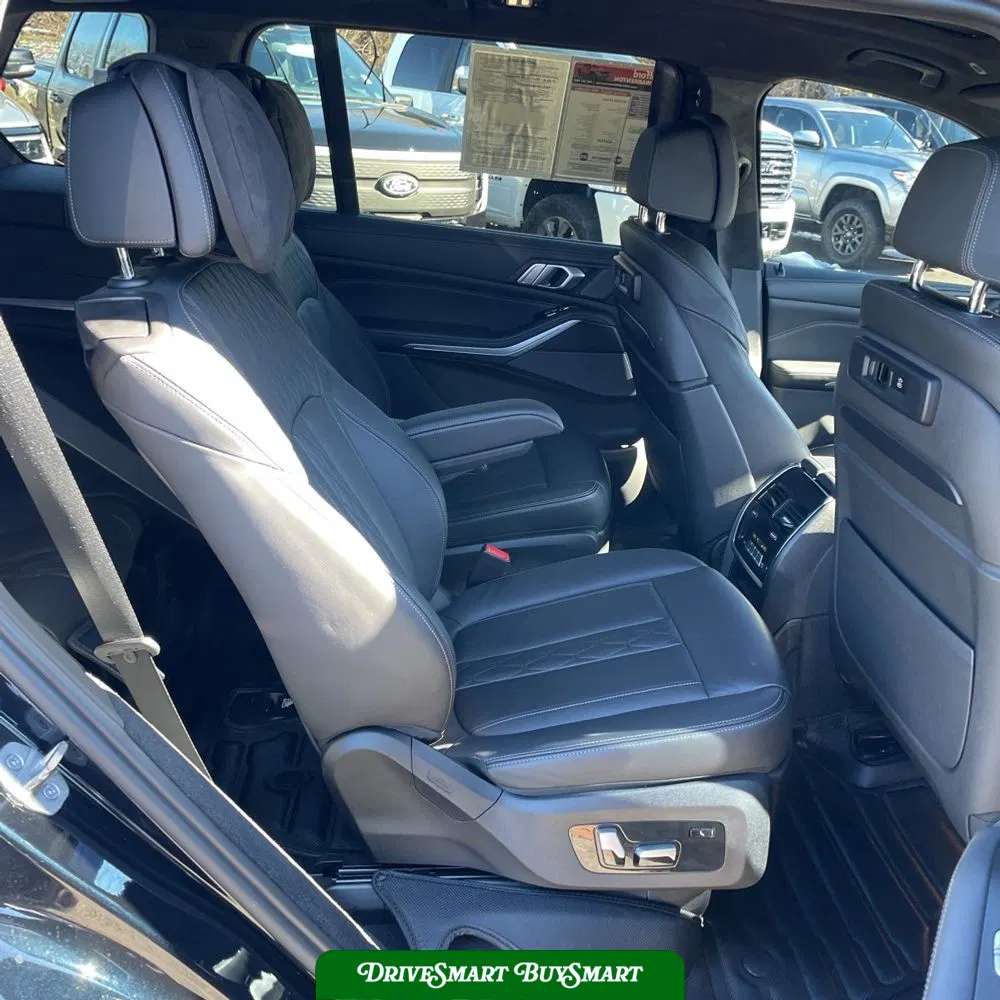 2022 BMW X7 M50i
