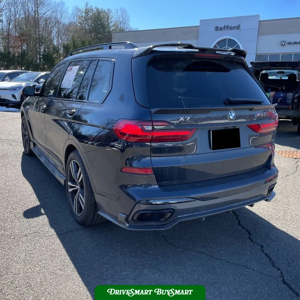 2022 BMW X7 M50i