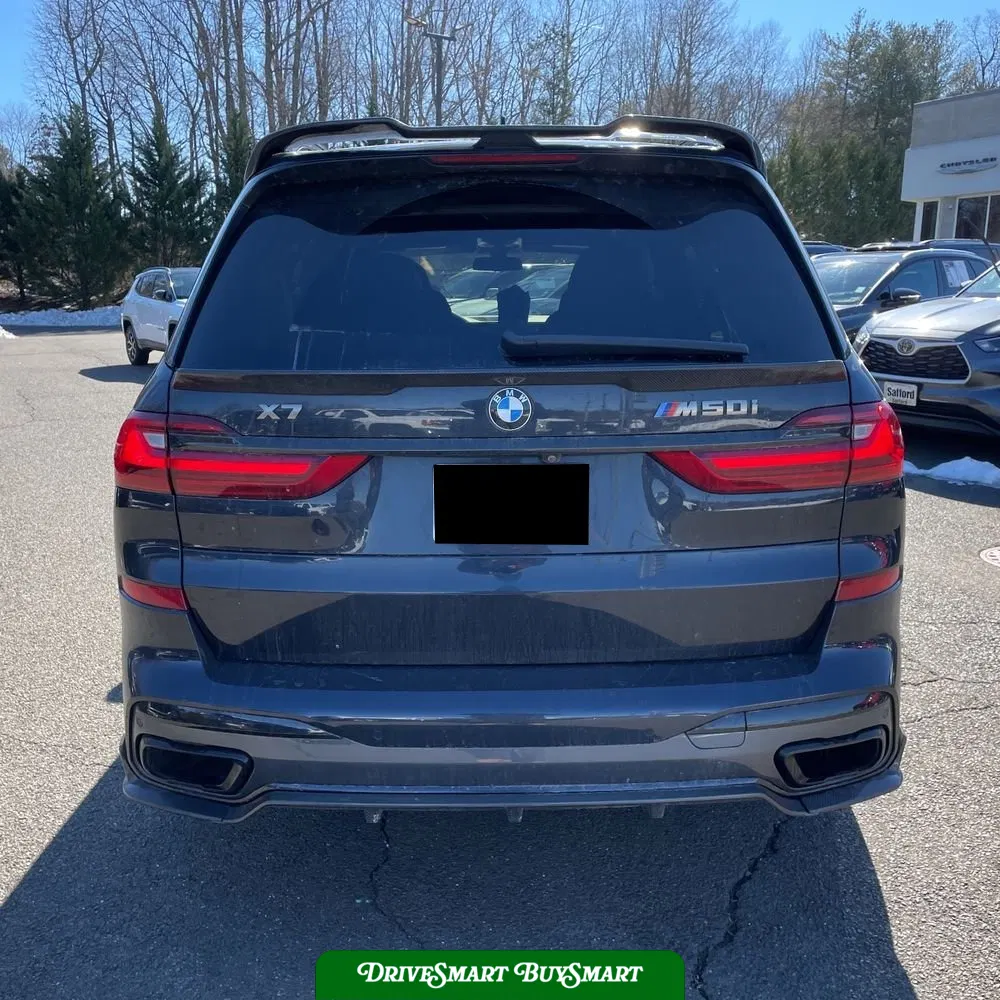 2022 BMW X7 M50i