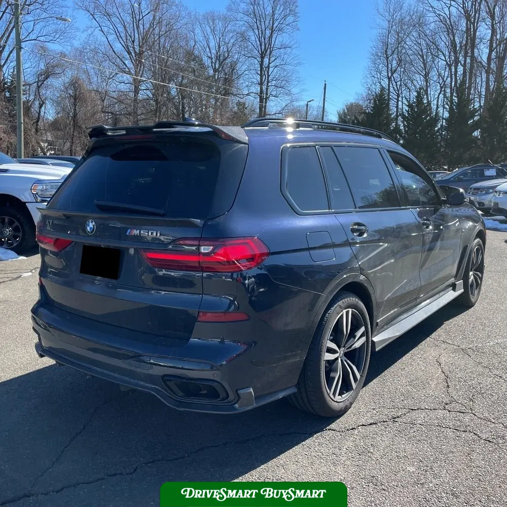 2022 BMW X7 M50i