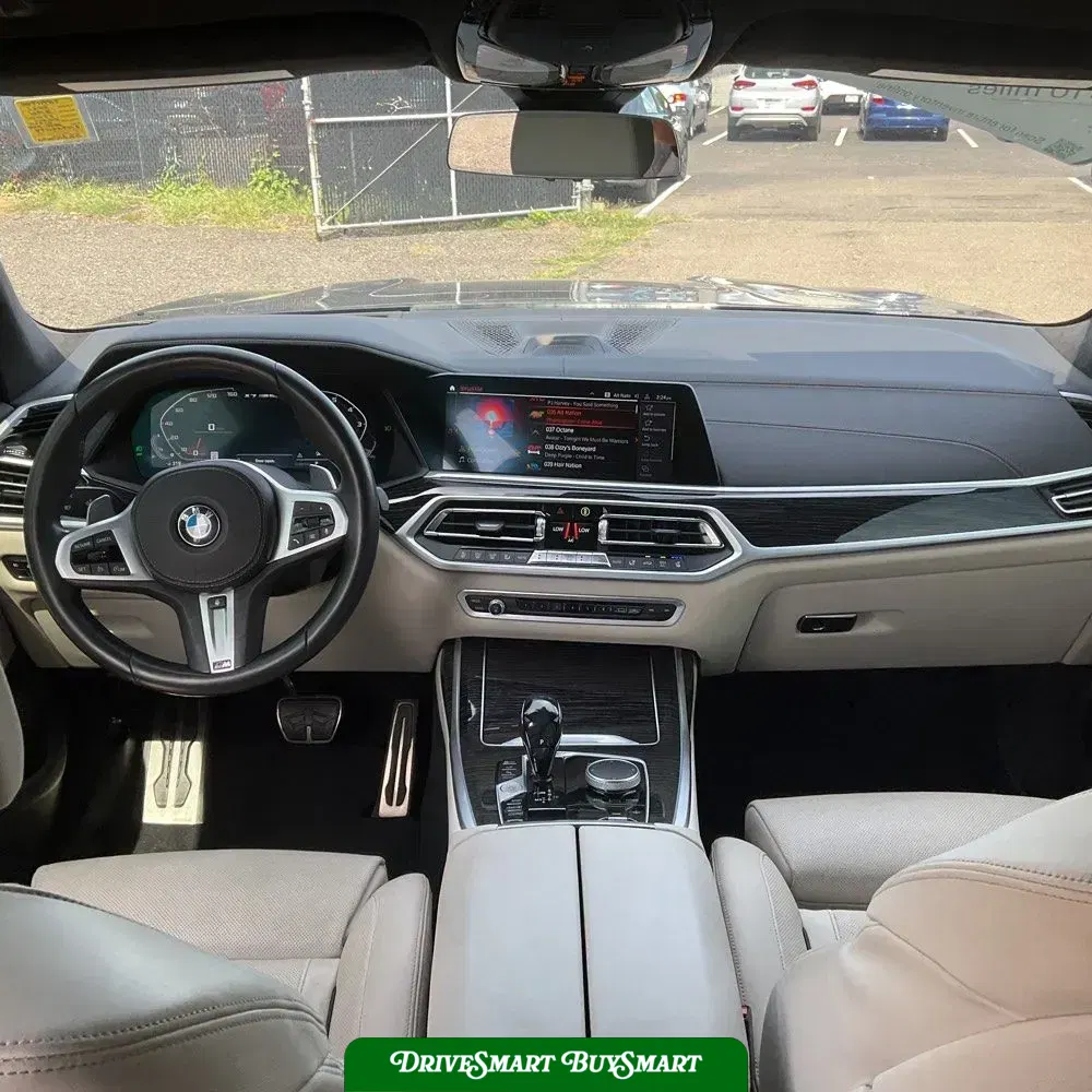 2021 BMW X7 M50i