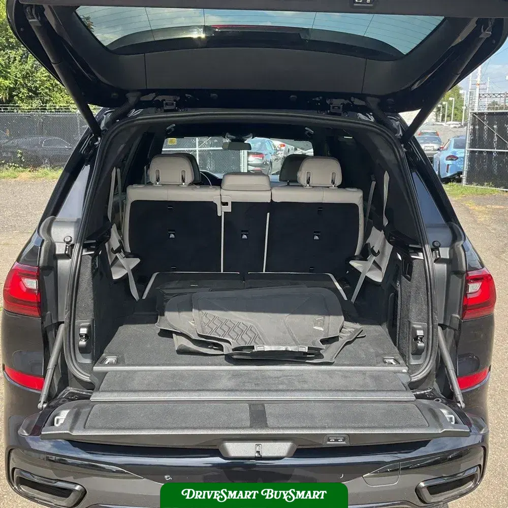 2021 BMW X7 M50i