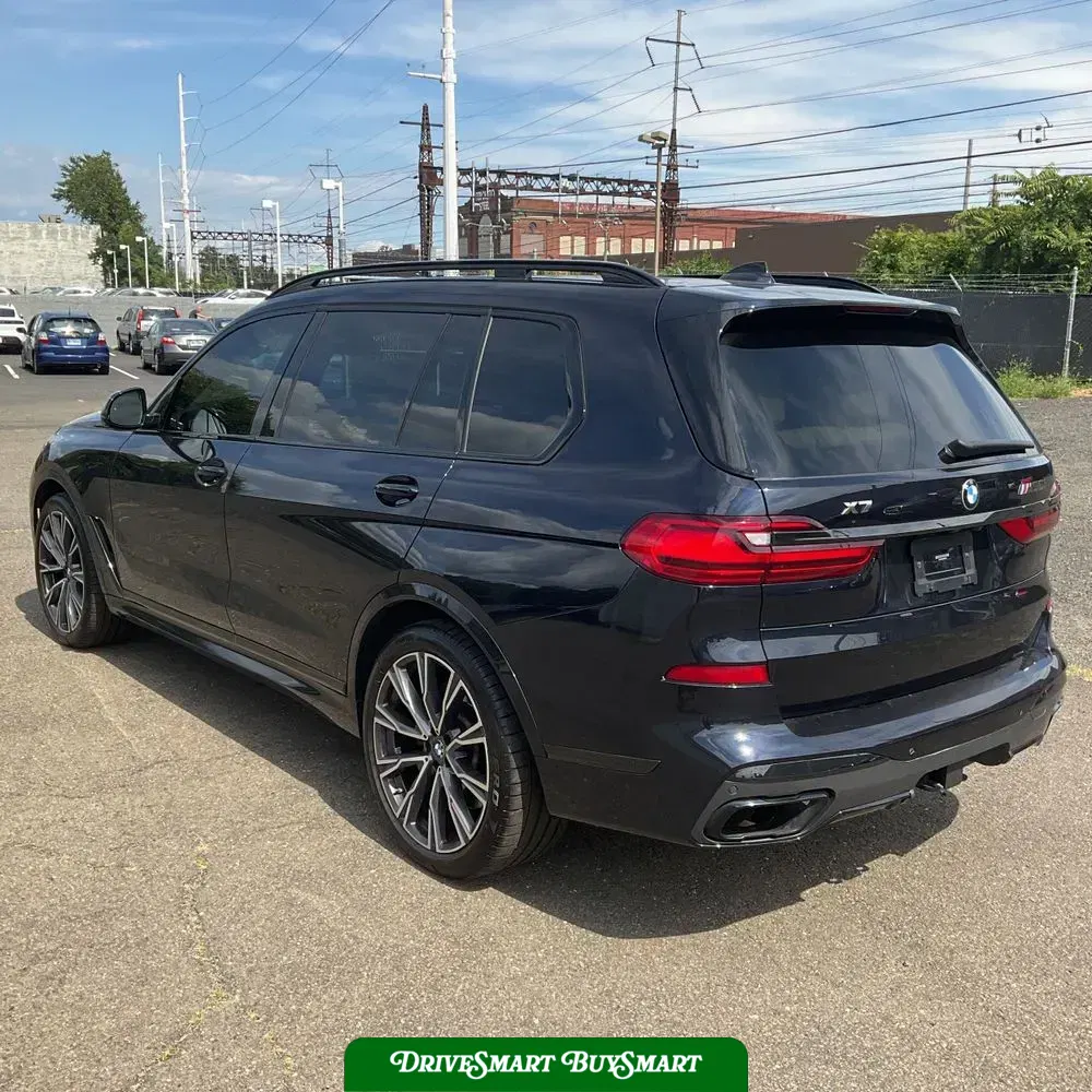 2021 BMW X7 M50i