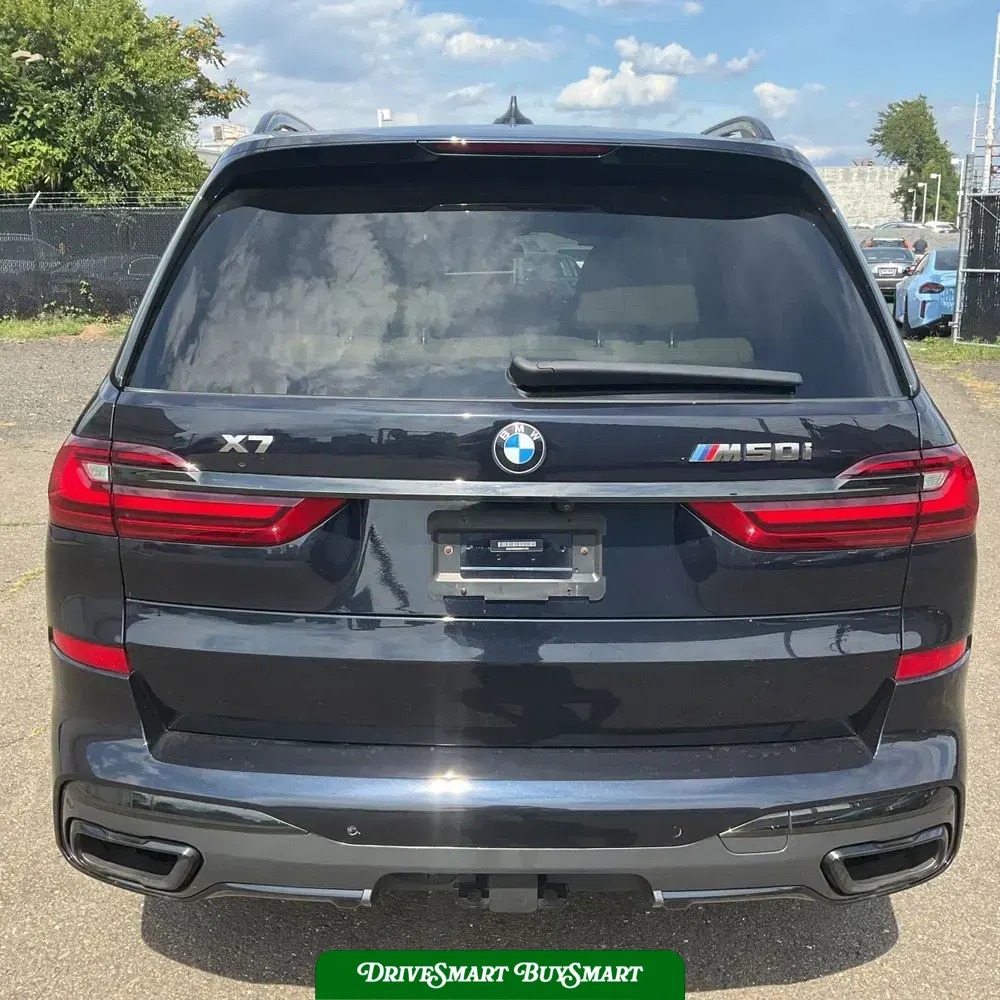 2021 BMW X7 M50i