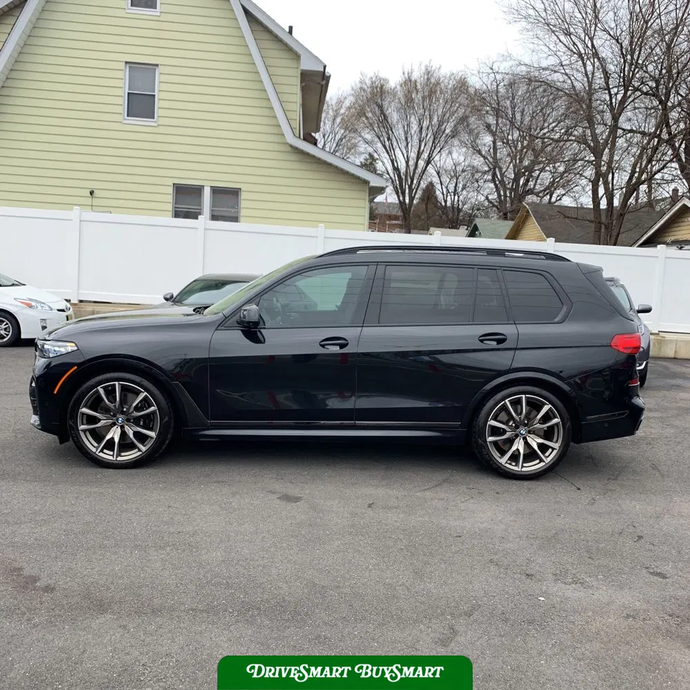 2021 BMW X7 M50i