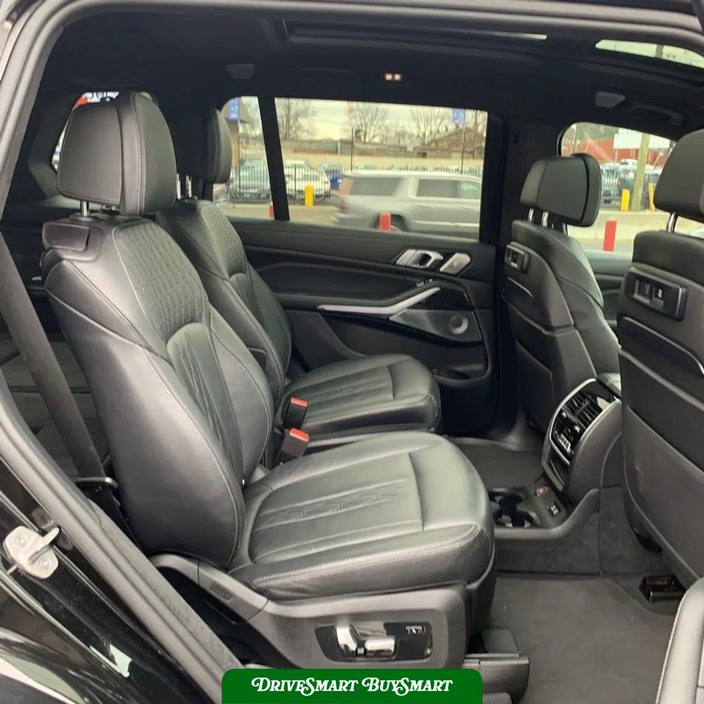 2021 BMW X7 M50i