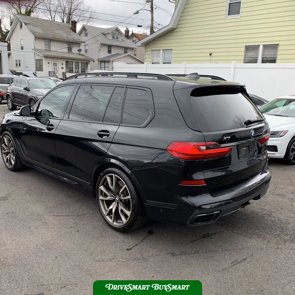 2021 BMW X7 M50i