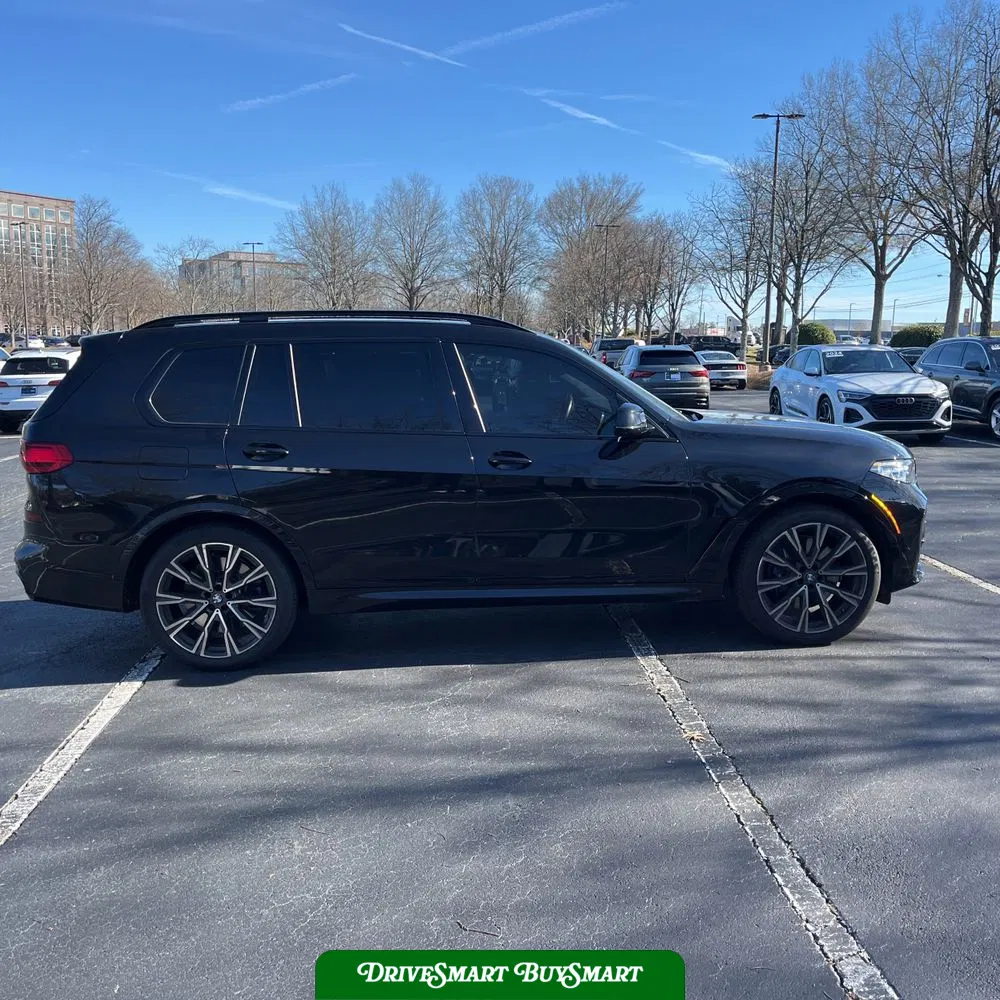 2022 BMW X7 M50i