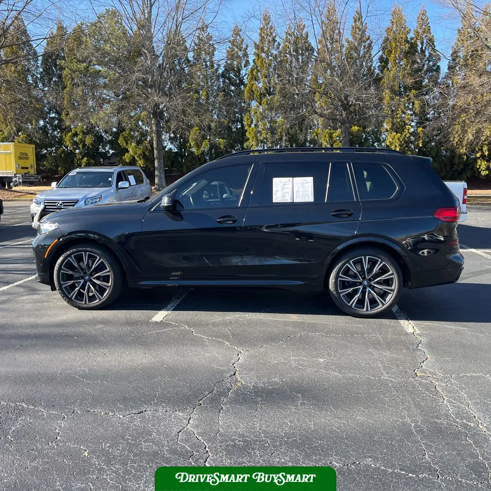 2022 BMW X7 M50i