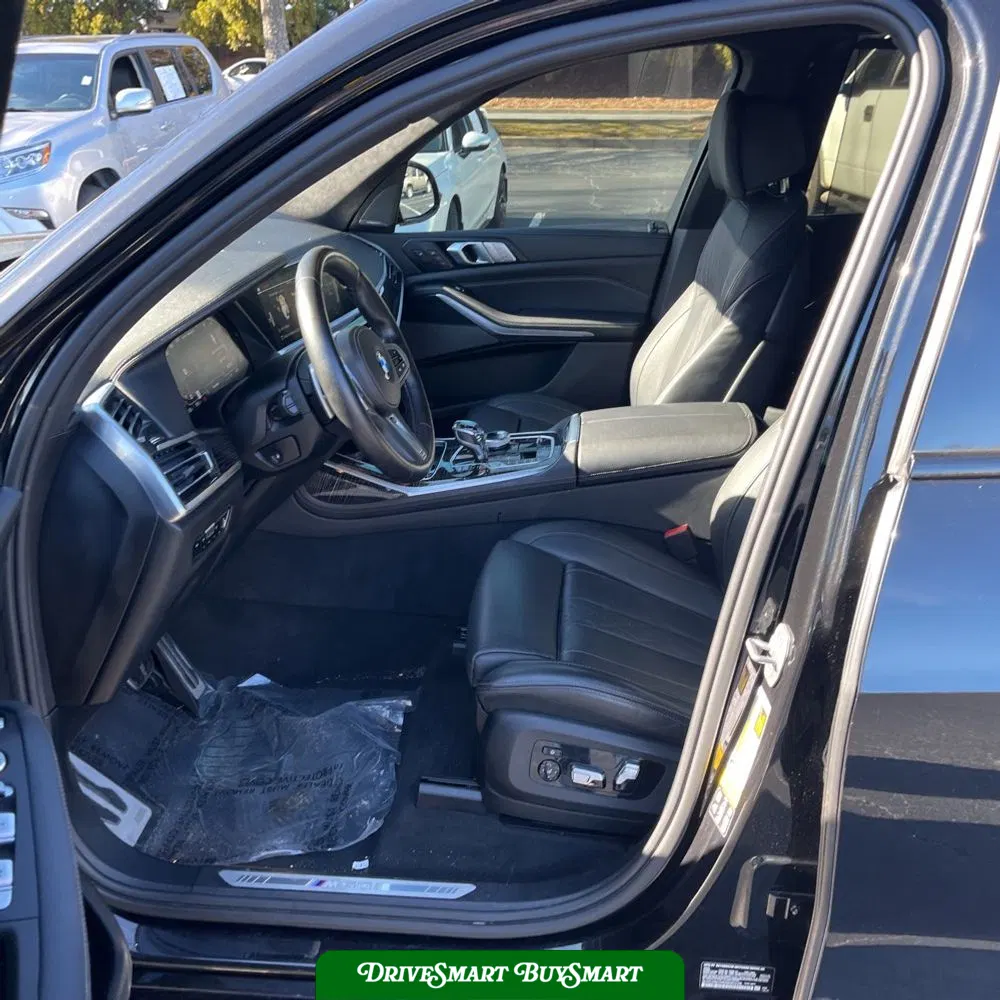 2022 BMW X7 M50i