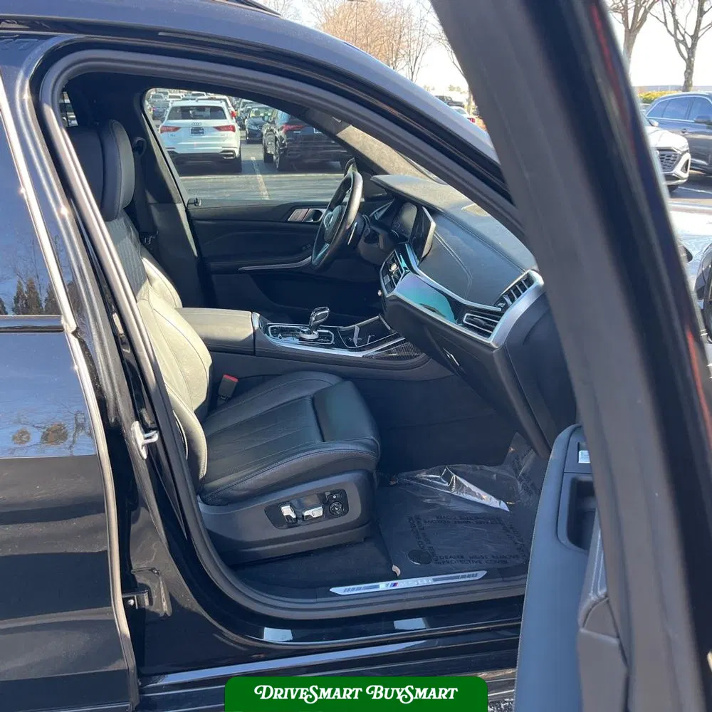 2022 BMW X7 M50i