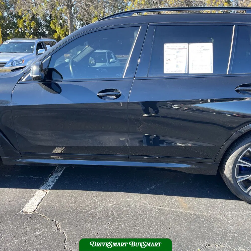 2022 BMW X7 M50i