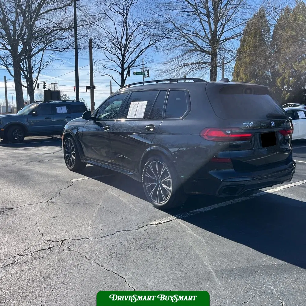 2022 BMW X7 M50i