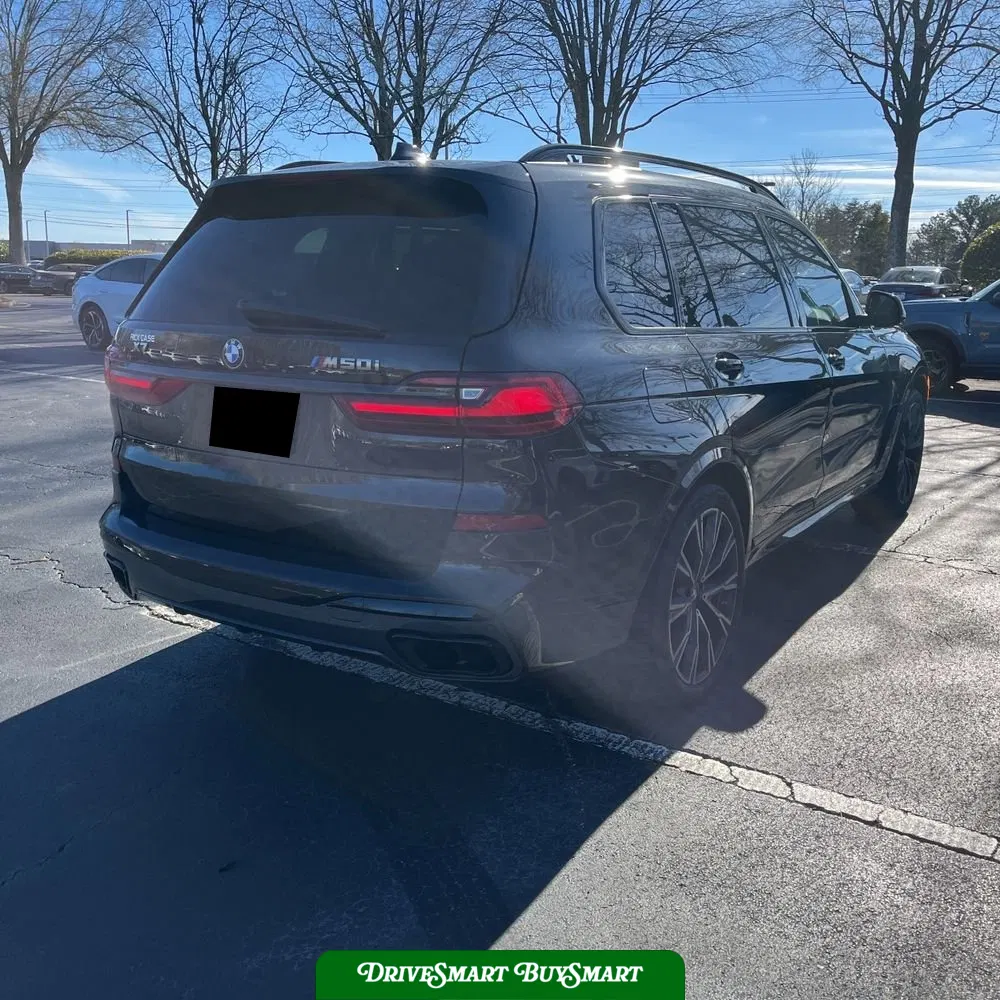 2022 BMW X7 M50i