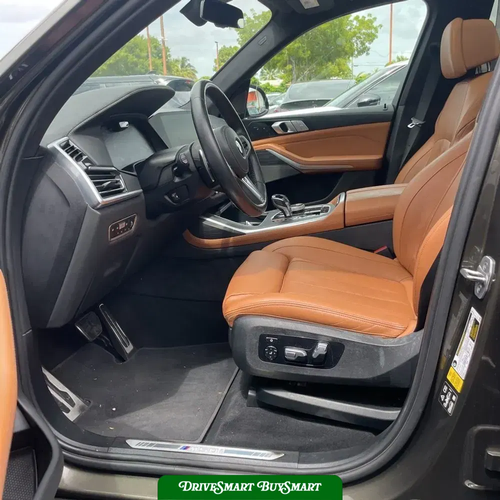 2022 BMW X7 M50i