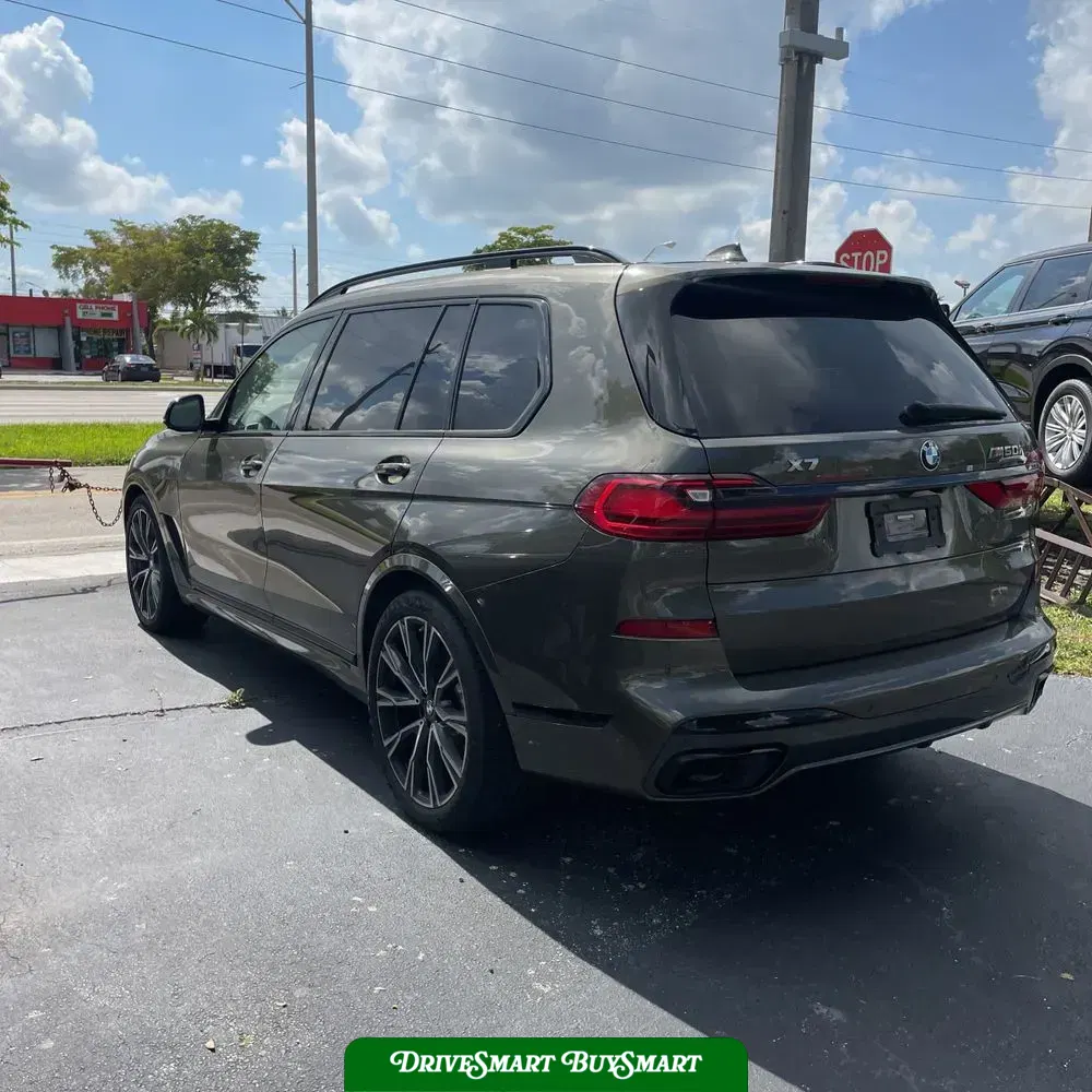 2022 BMW X7 M50i