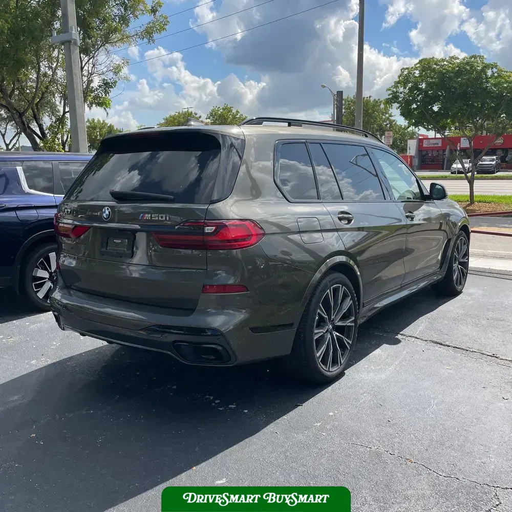 2022 BMW X7 M50i