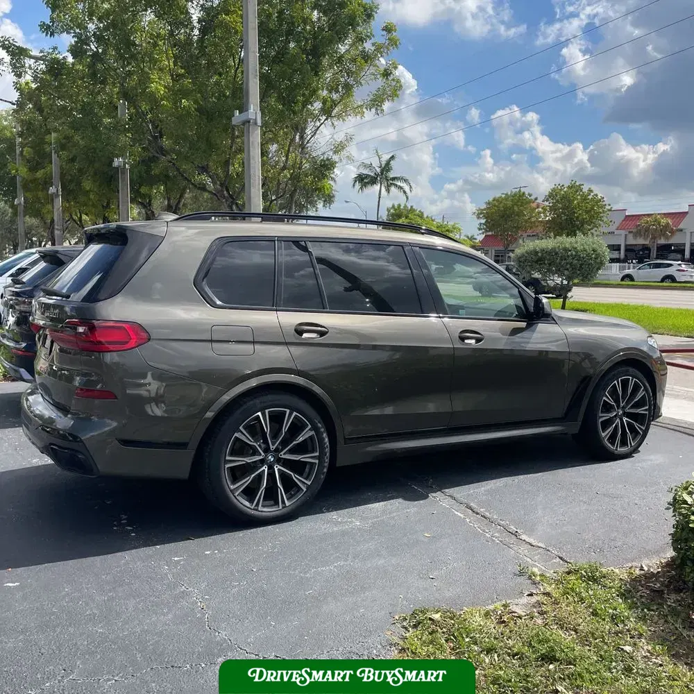 2022 BMW X7 M50i